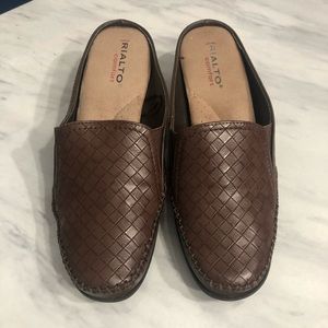 Rialto Vette Comfort Mules